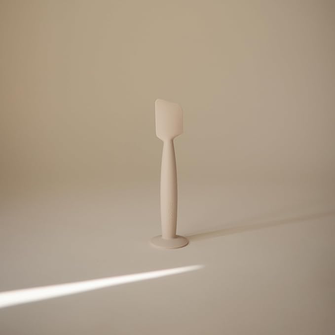 mushie Diaper Cream Applicator Soft Silicone with Suction Base (Shifting Sand)