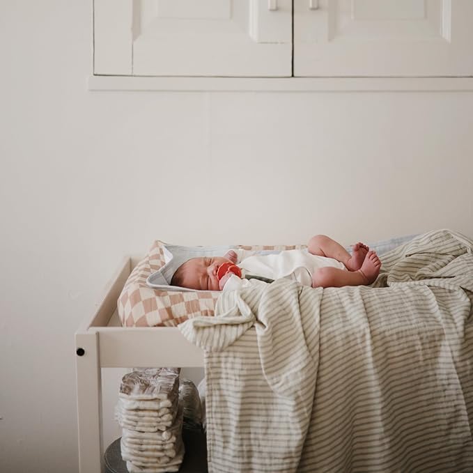 mushie Extra Soft Muslin Fitted Changing Pad Cover (Natural Stripe)