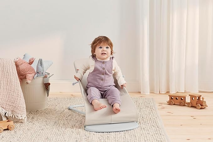 BabyBjörn Bouncer Bliss, Light Beige, 3D Jersey | 2-in-1 Adjustable Baby Bouncer Seat and Toddler Chair, Newborn to Toddler (8-29 lbs), 4 positions, Lightweight & Portable