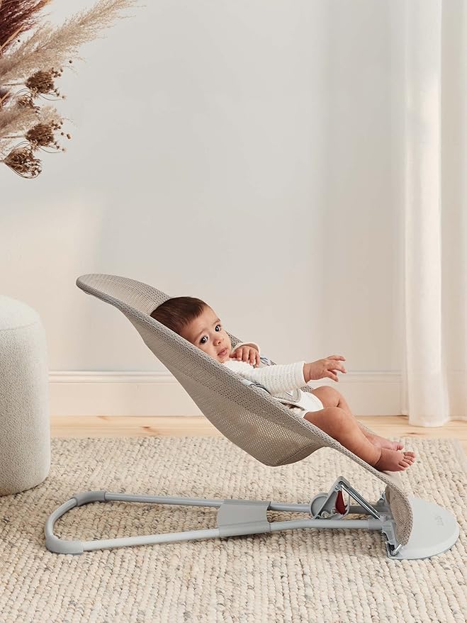 BabyBjörn Bouncer Balance Soft, Light Grey Frame, Mesh, Gray Beige/White (005144US)