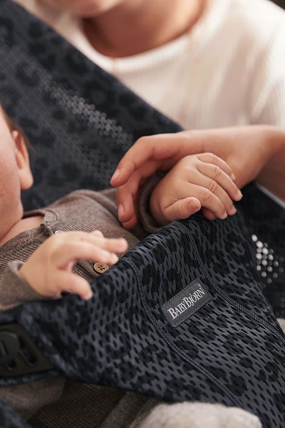 BabyBjörn Bouncer Bliss, Mesh, Anthracite/Leopard 2-in-1 Adjustable Baby Bouncer Seat and Toddler Chair, Newborn to Toddler (8-29 lbs), 4 positions, Lightweight & Portable